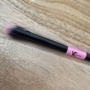 YC COLLECTION | Y02 Glow Brush